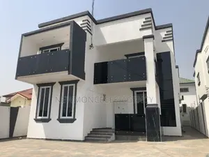 5bdrm Duplex in Lakeside Estates, Accra Metropolitan for sale