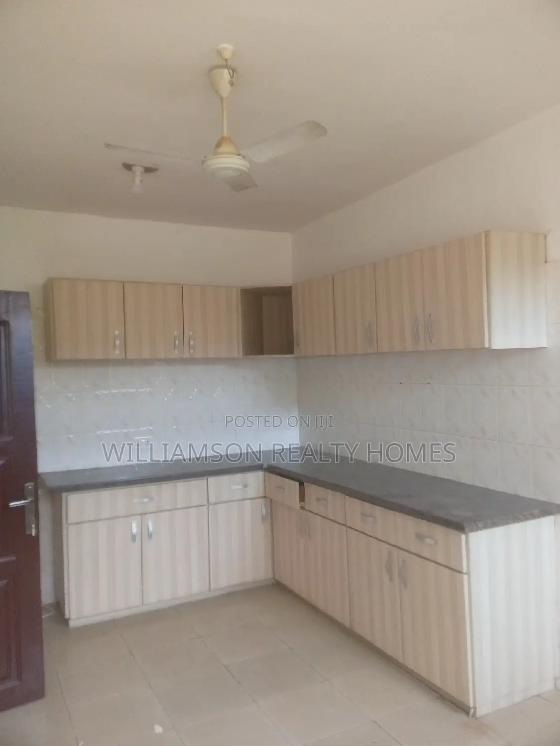 4bdrm Apartment in Community 18 Area, Spintex for rent