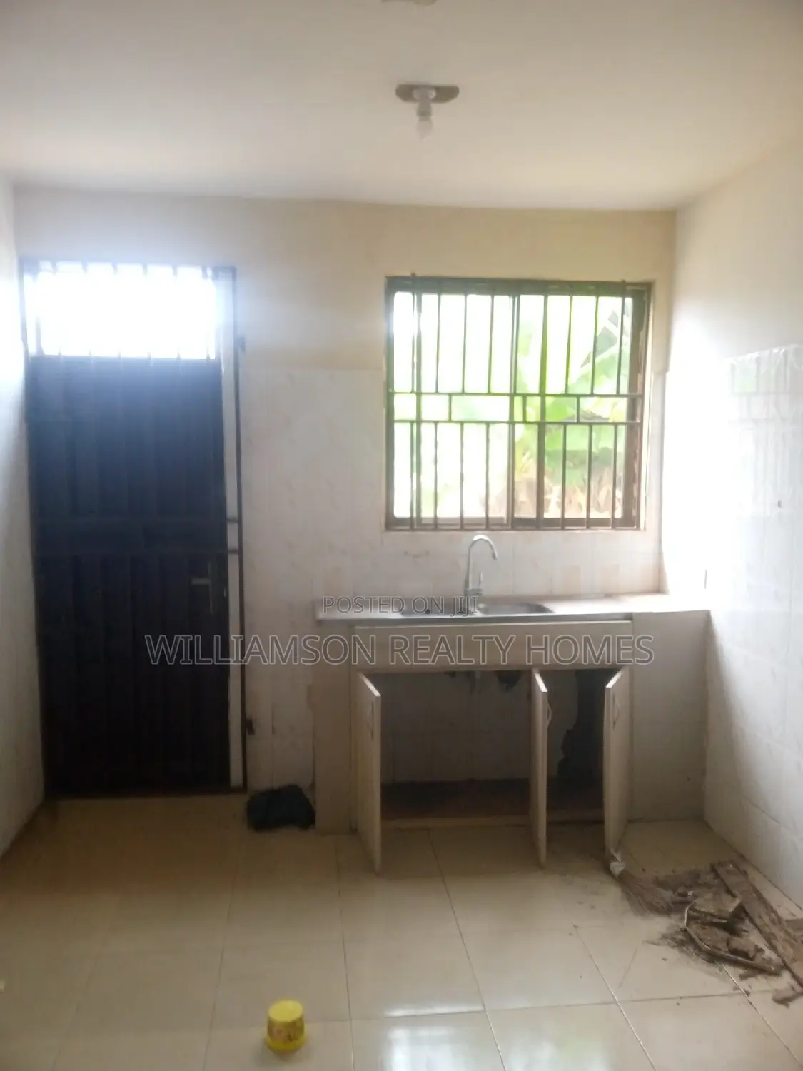 4bdrm Apartment in Community 18 Area, Spintex for rent