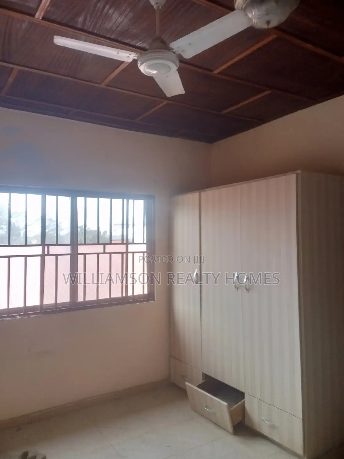 4bdrm Apartment in Community 18 Area, Spintex for rent