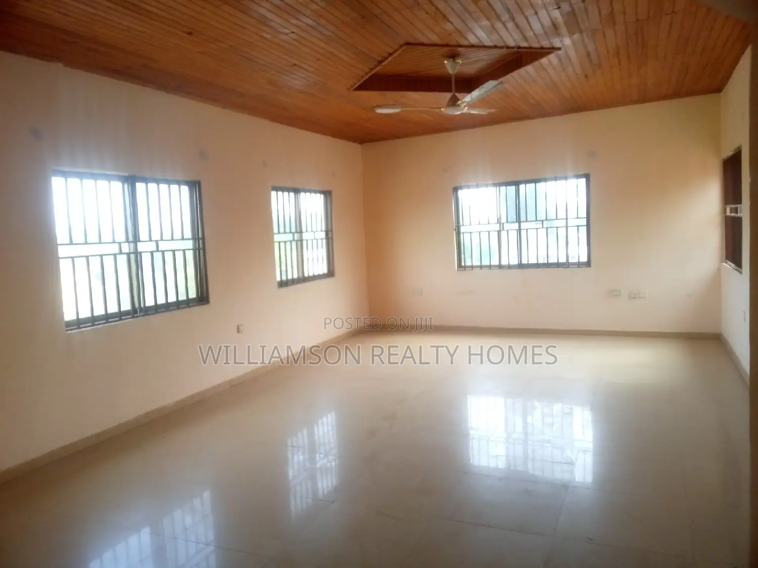 4bdrm Apartment in Community 18 Area, Spintex for rent