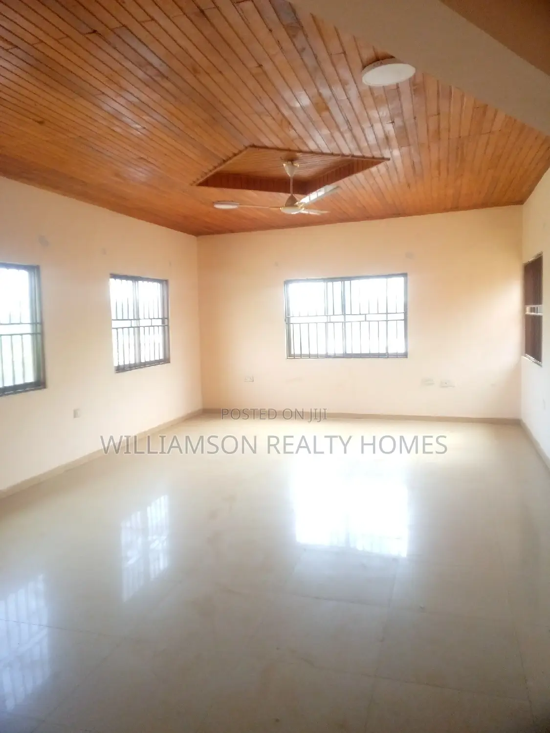 4bdrm Apartment in Community 18 Area, Spintex for rent