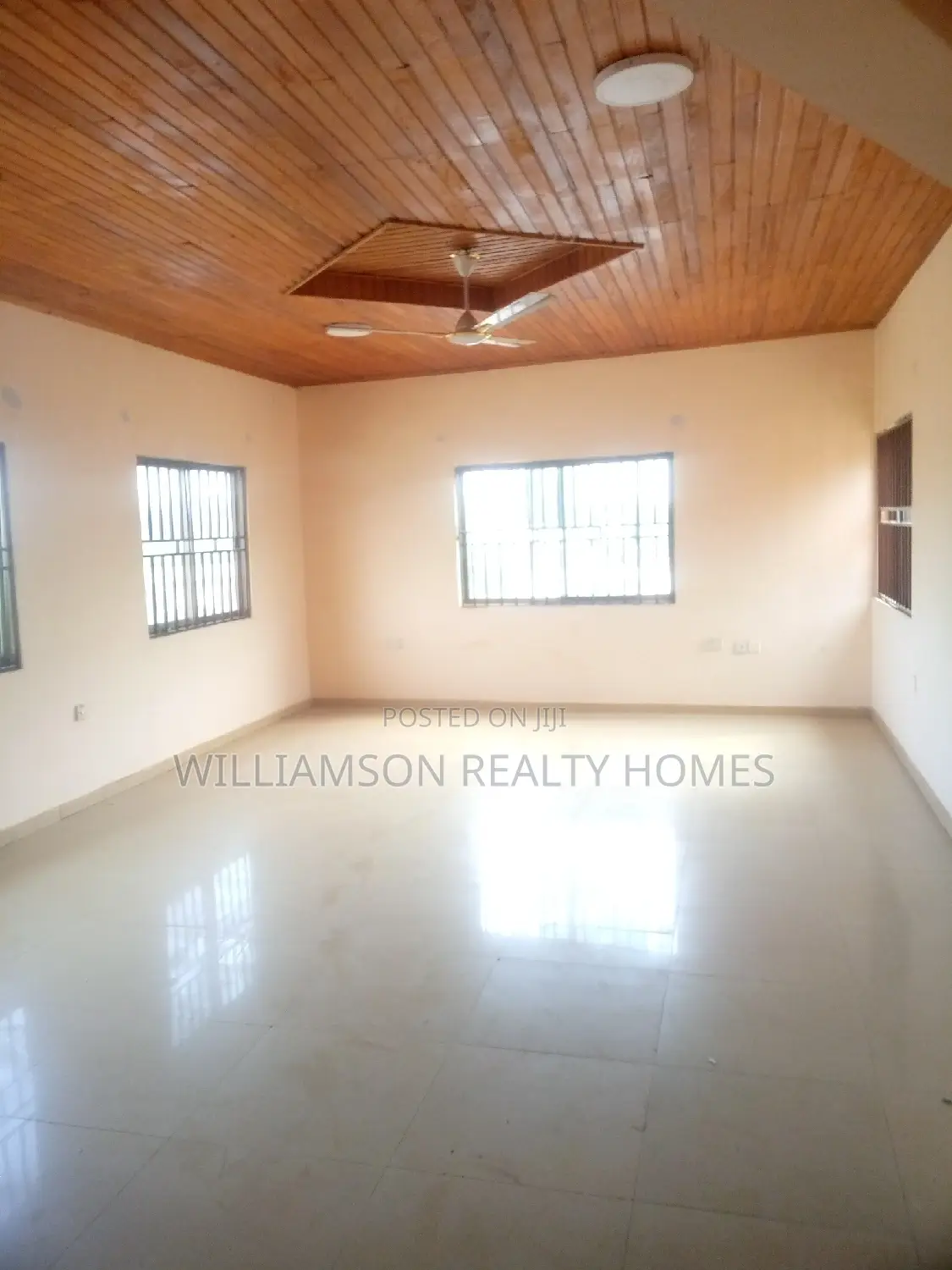 4bdrm Apartment in Community 18 Area, Spintex for rent