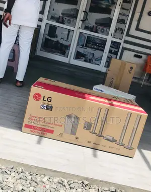 Black Electric LG Wireless LHD657 Bluetooth Soundbar
