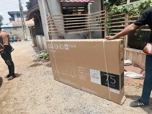 High Quality Display UHD Smart Glossy 75”UR78