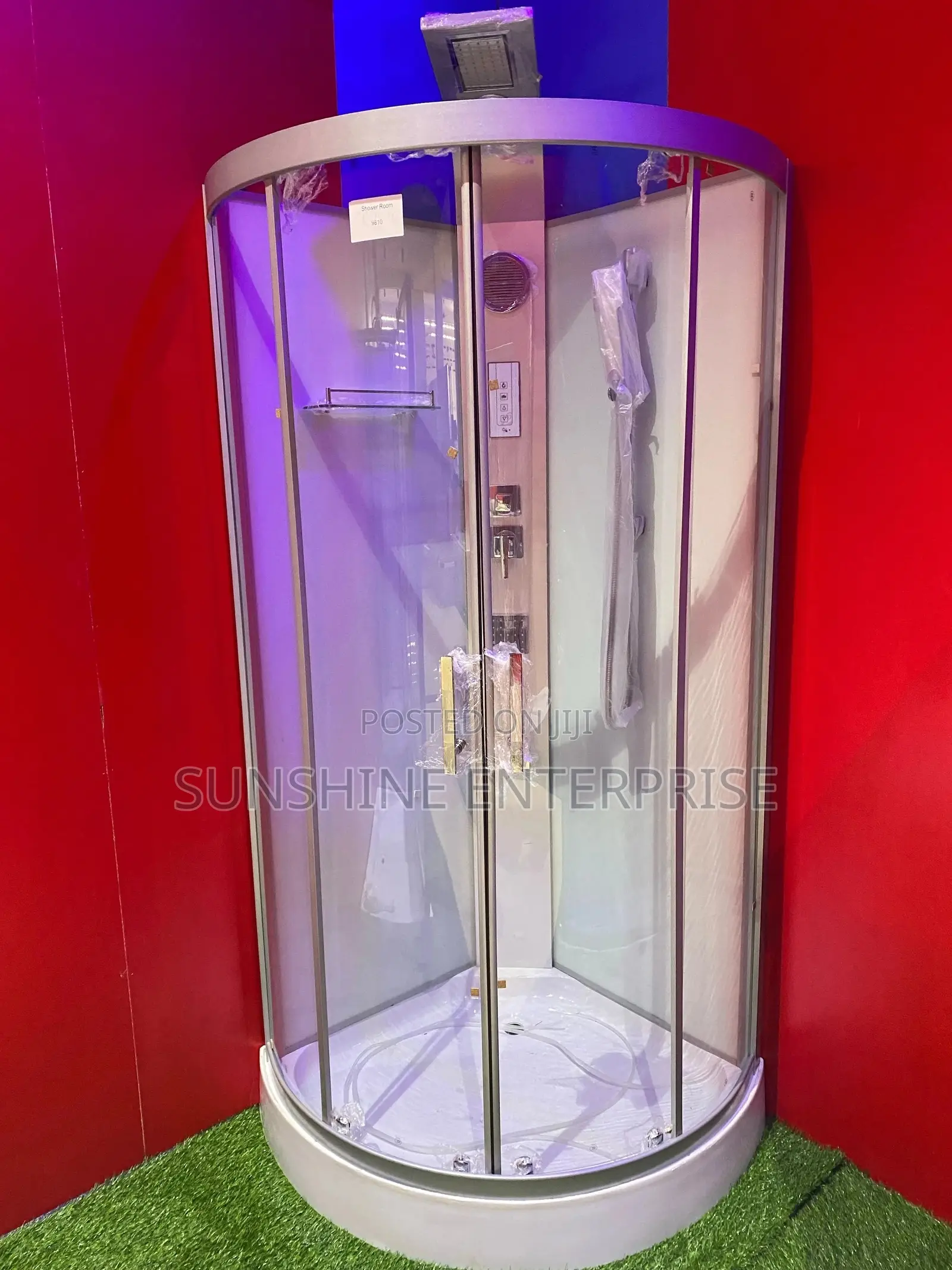 All Round Cubicle Shower With Shower Panel