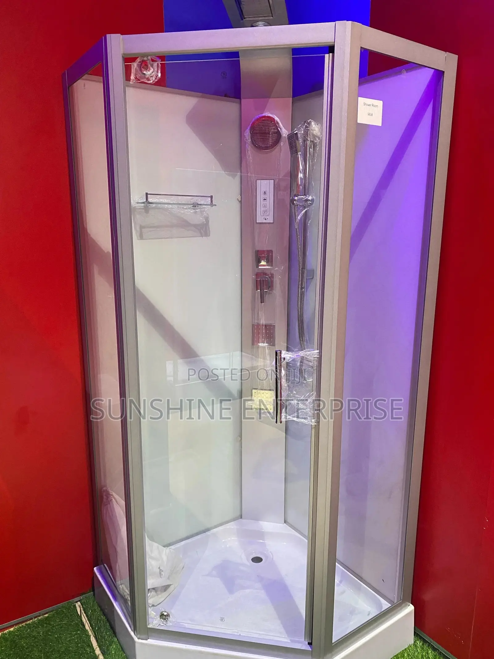 All Round Cubicle Shower With Shower Panel
