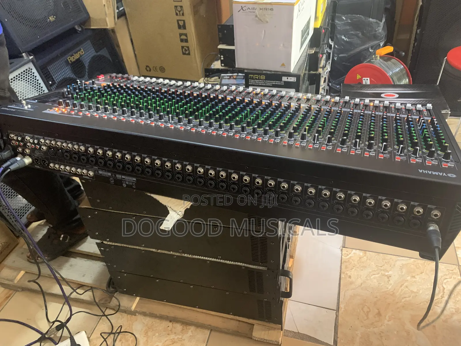 YAMAHA MGP-40X 40channel Live Mixer
