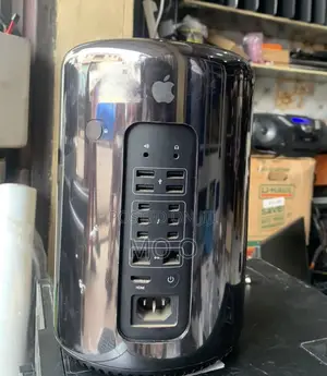 Server 32GB Intel Xeon SSD 256GB