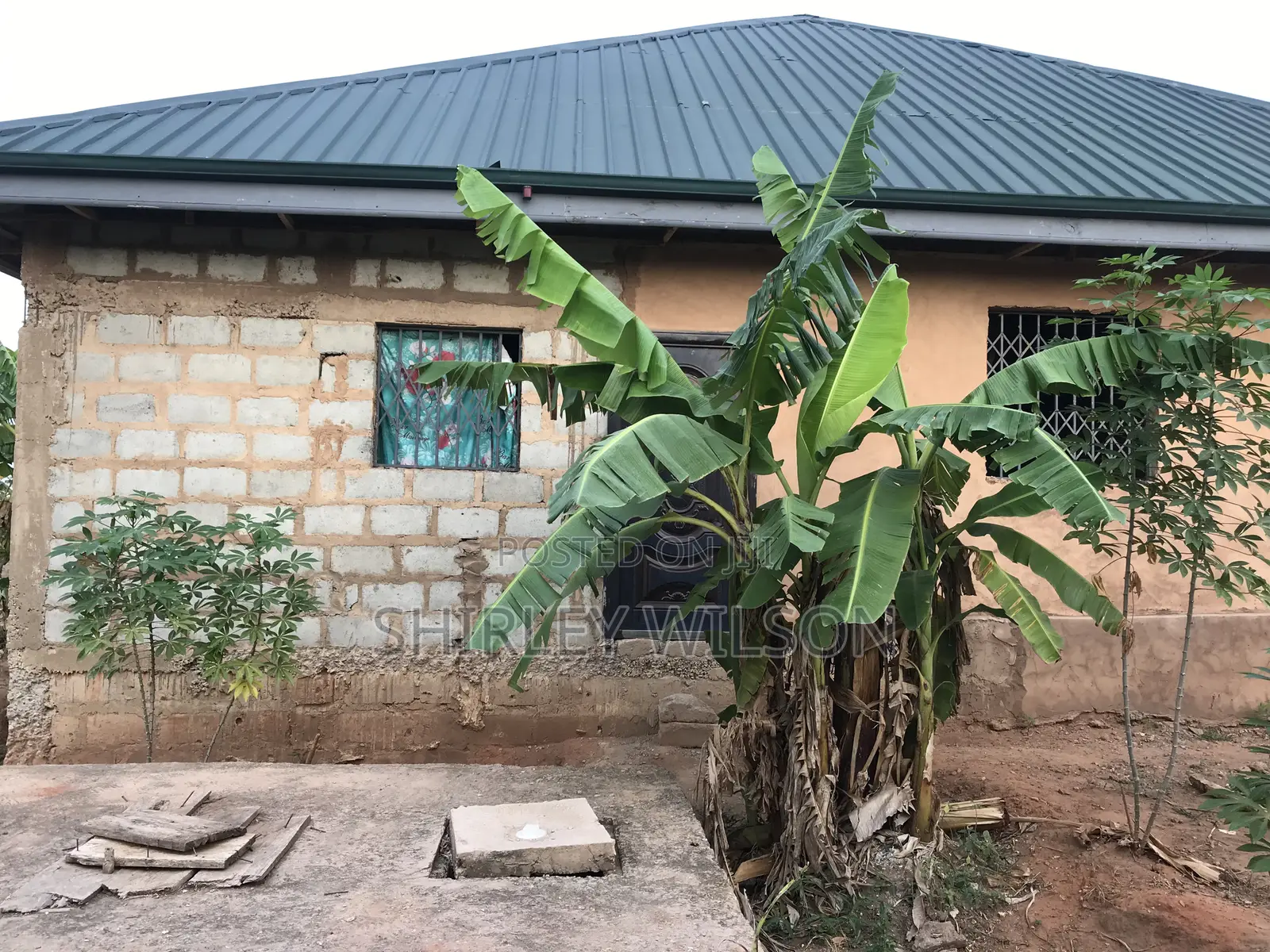 4bdrm House in M B A, Pokuase for sale