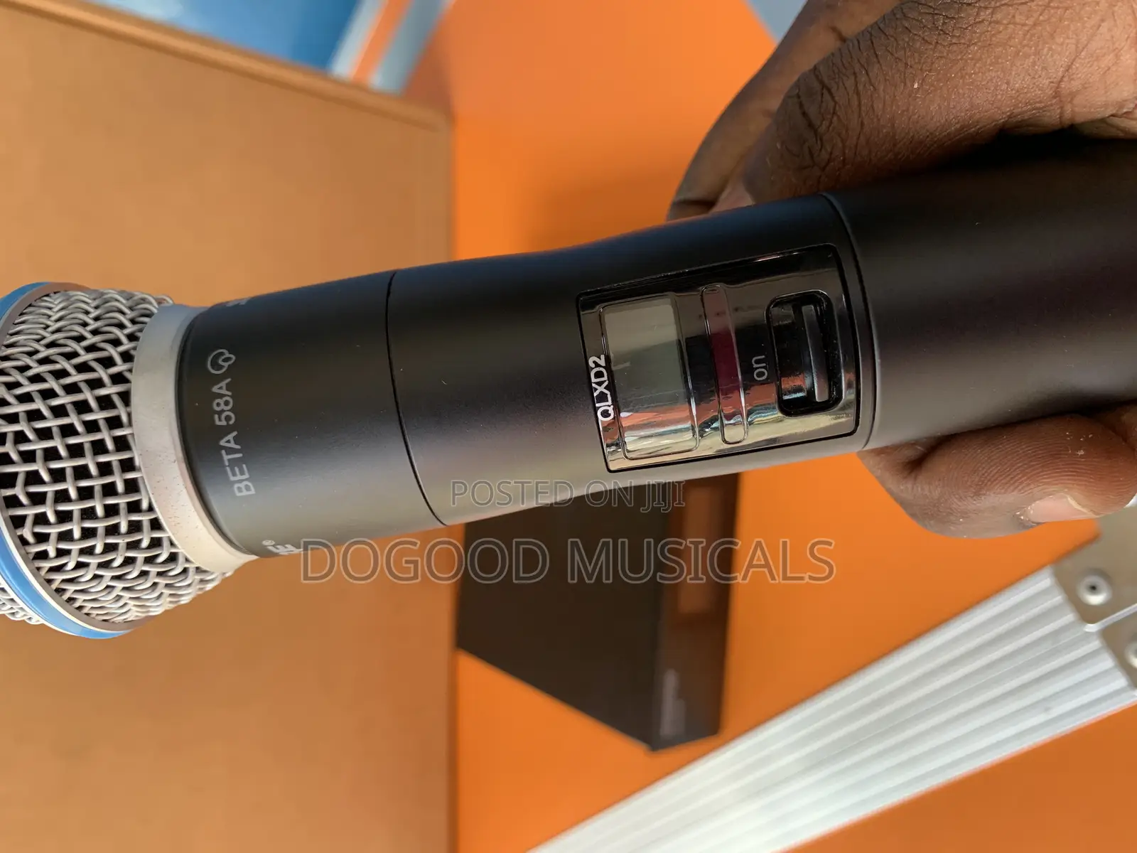 SHURE QLXD4 Digital Wireless Single Microphone
