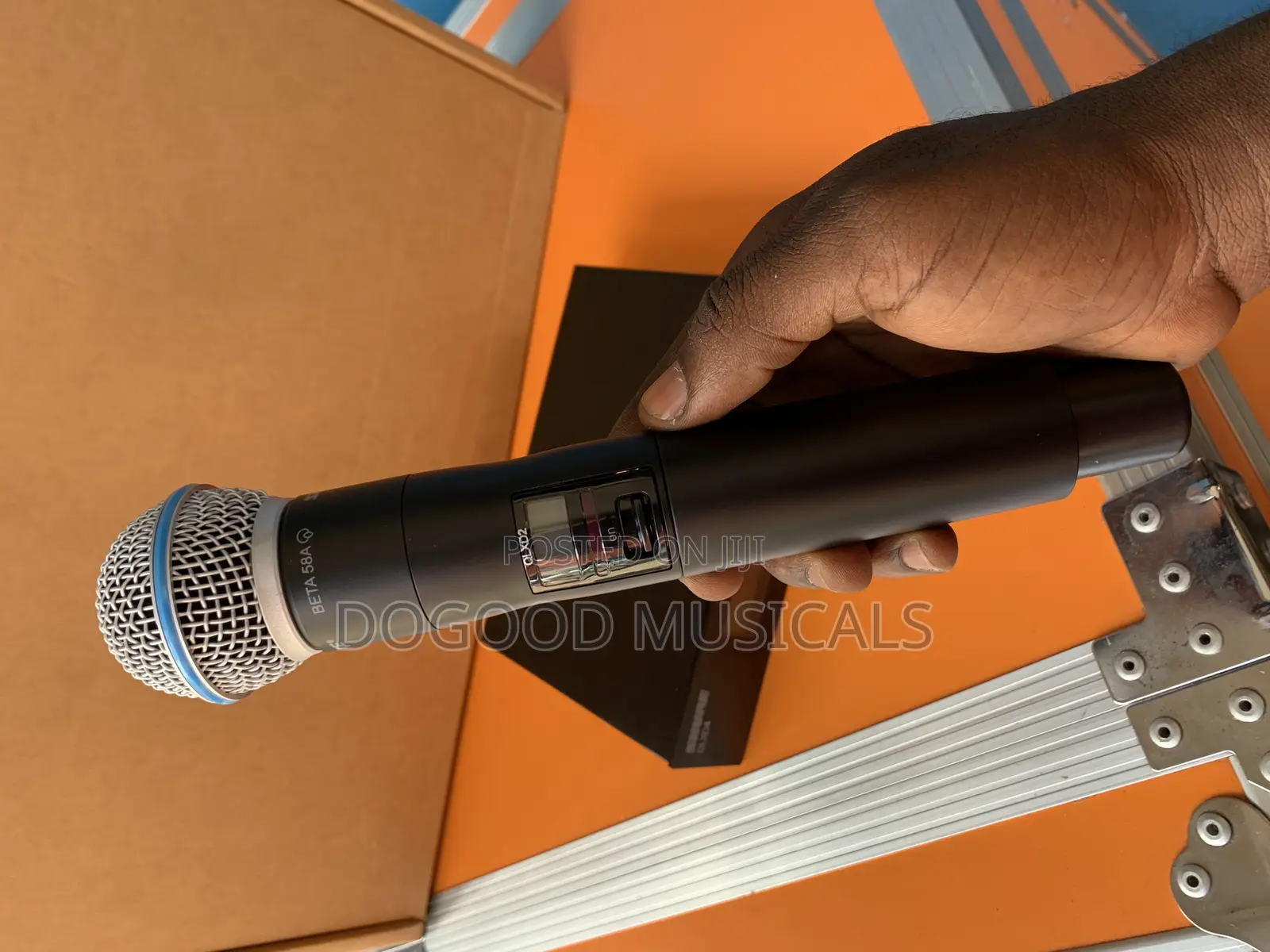 SHURE QLXD4 Digital Wireless Single Microphone