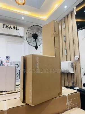 Neatly Sealed in Box Samsung C450 Soundbar With Woofer