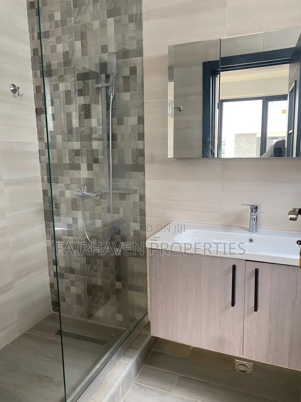 3bdrm House in Fairhaven Properties, Oyarifa for sale