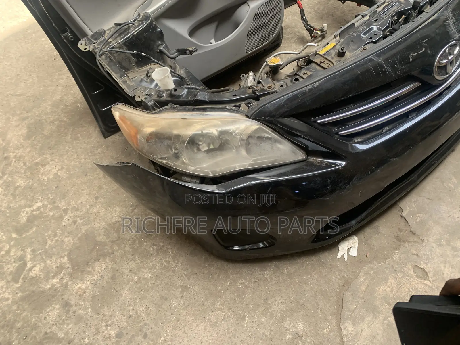 Toyota Corolla 2009-2013 Front Cut
