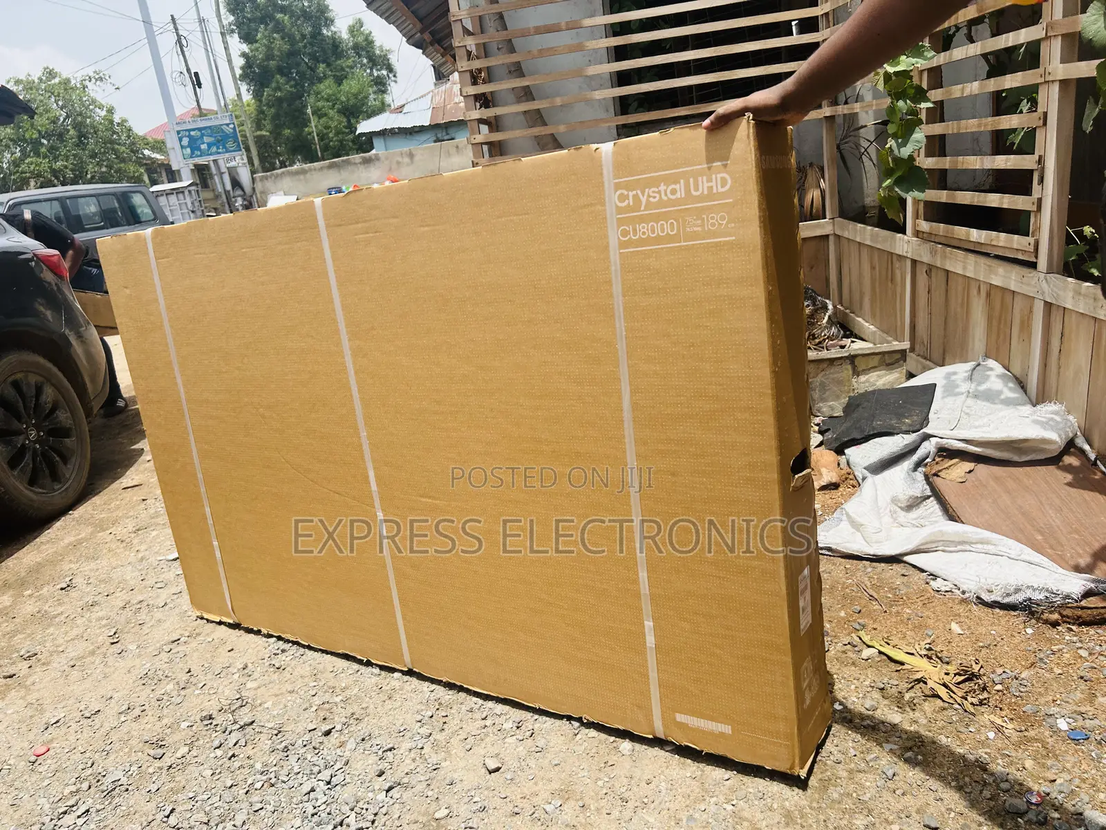 Perfect Sleek Slim UHD Smart Samsung 75”Cu8000