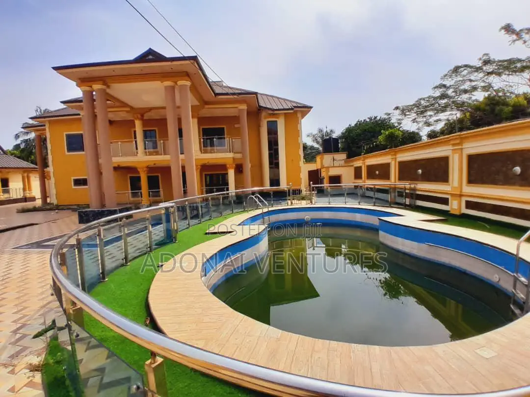 7bdrm House in Kronum  Afrancho, Kumasi Metropolitan for sale