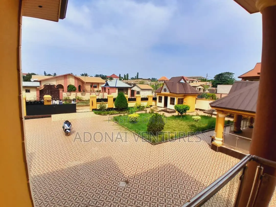 7bdrm House in Kronum  Afrancho, Kumasi Metropolitan for sale