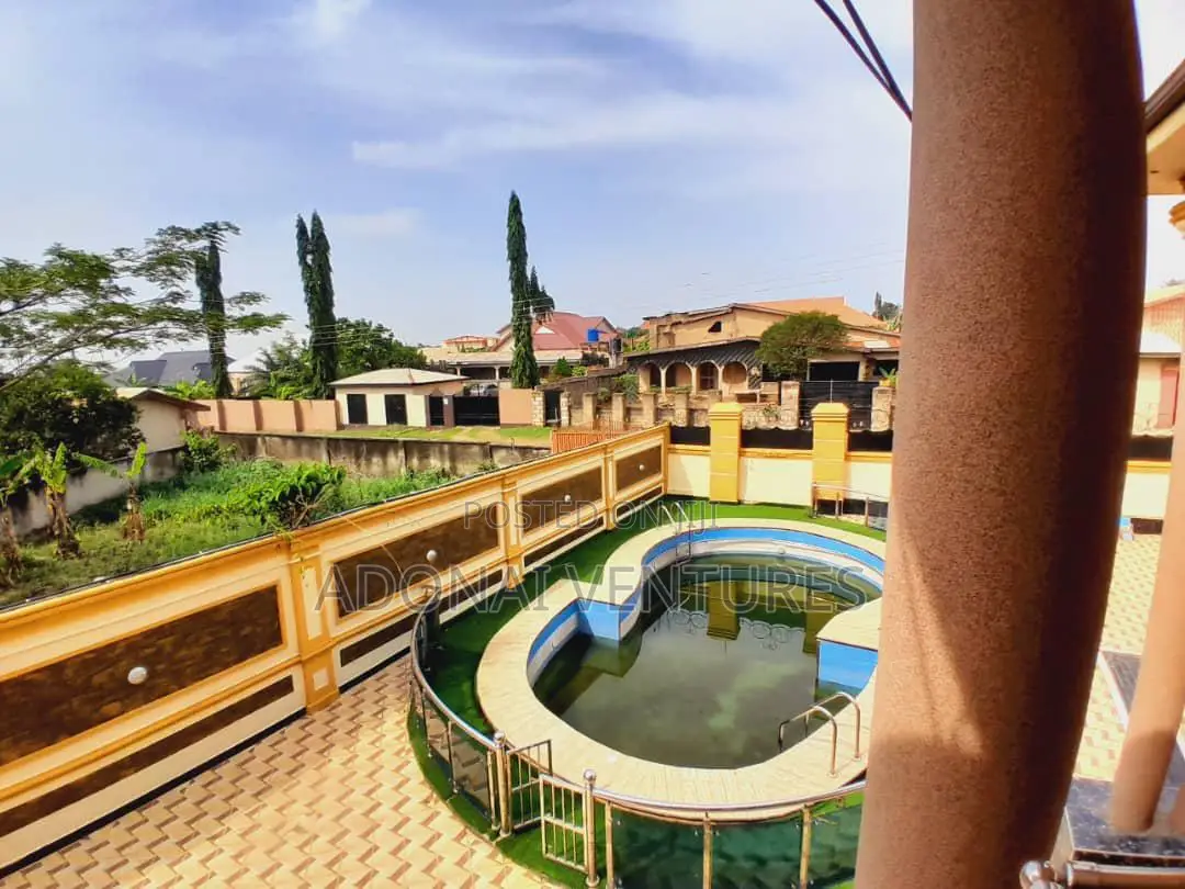 7bdrm House in Kronum  Afrancho, Kumasi Metropolitan for sale