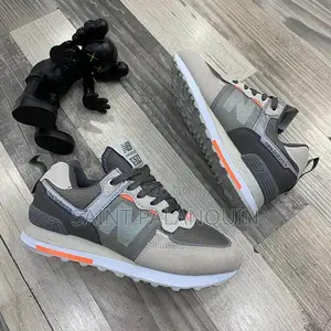 New Balance Sneaker