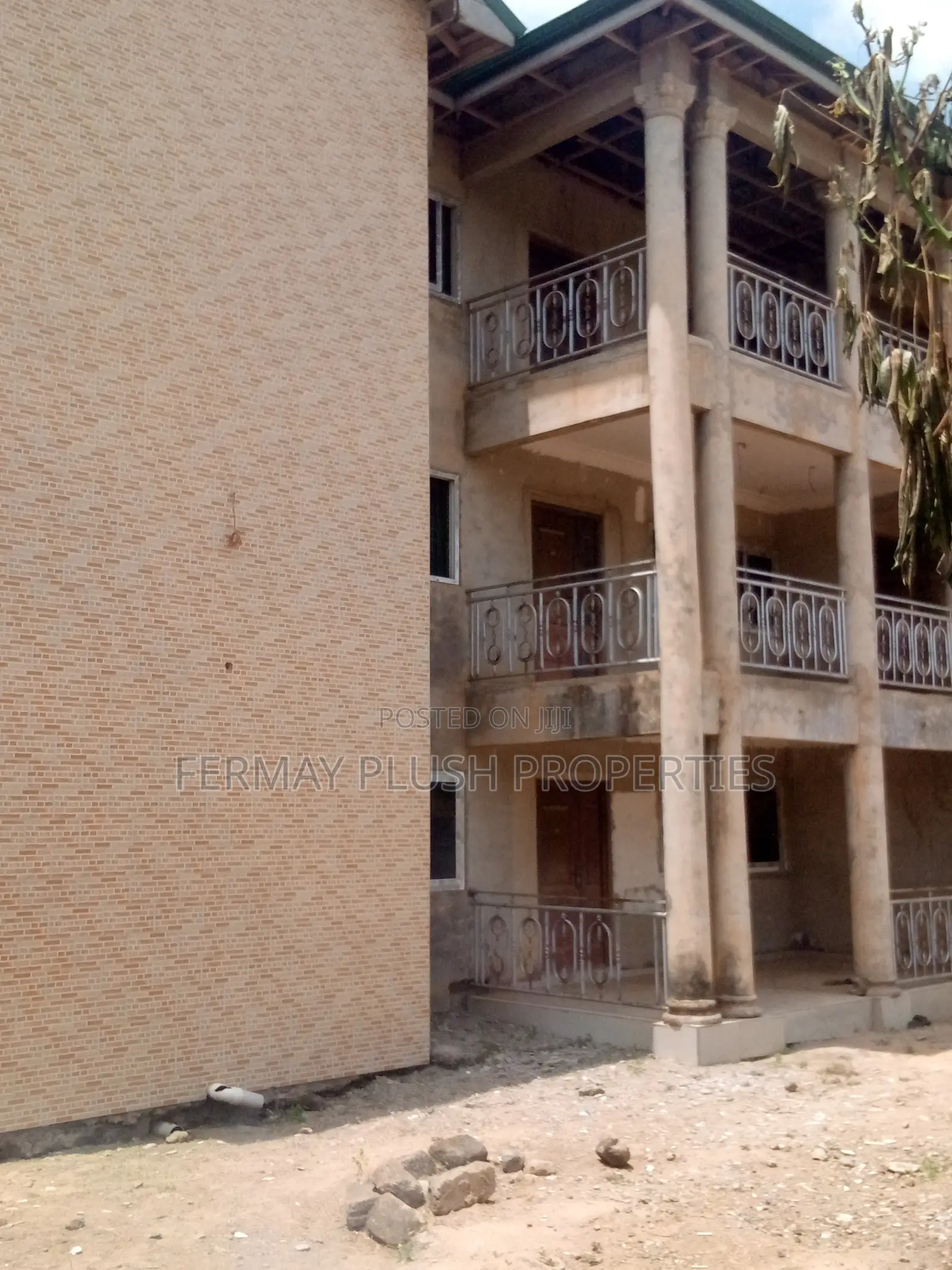 28 Bedrooms Flats in a Serene Environment