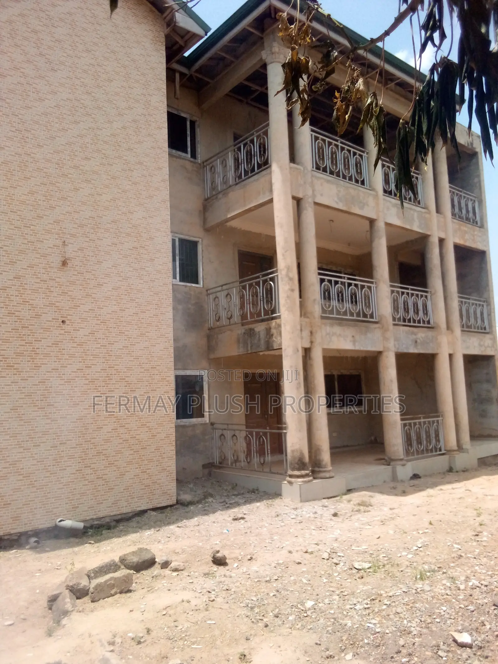28 Bedrooms Flats in a Serene Environment