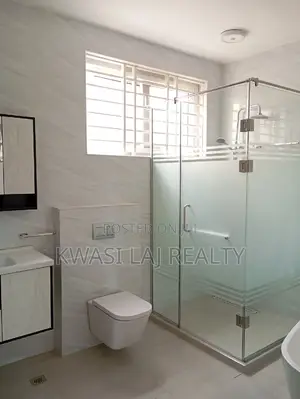 4bdrm House in Westhills Mall Weija for sale