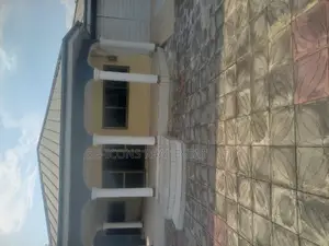 4bdrm Mansion in De-Icons Real Estate, Awutu Senya East Municipal