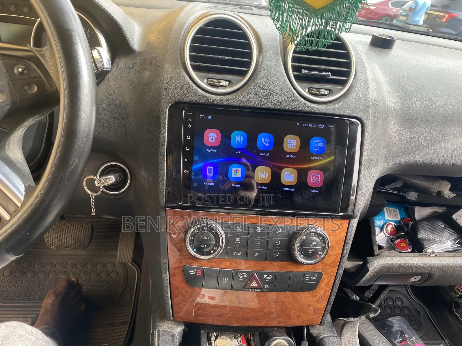 Mercedes Benz ML Android Carplay Screen