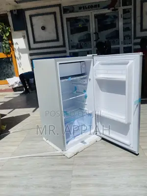 Durable Zar Single Door Electric Table Top Fridge.