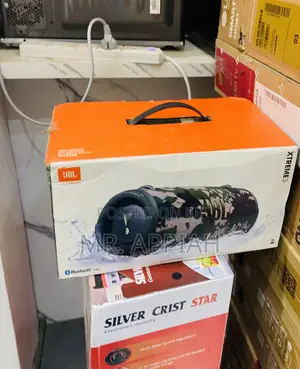 Lovely Design JBL Xtreme 3 Rechargeable Bluetooth Speaker.