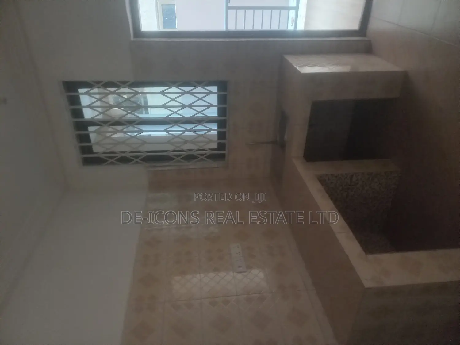 2bdrm Duplex in De-Icons Real Estate, Awutu Senya East Municipal