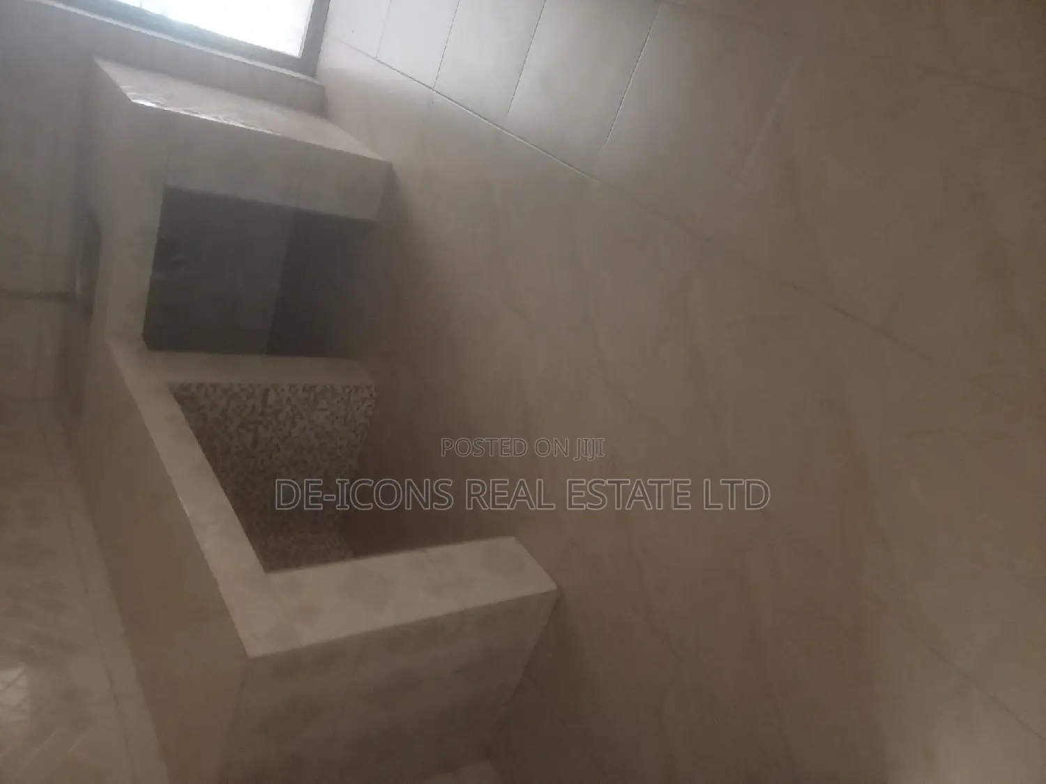 2bdrm Duplex in De-Icons Real Estate, Awutu Senya East Municipal