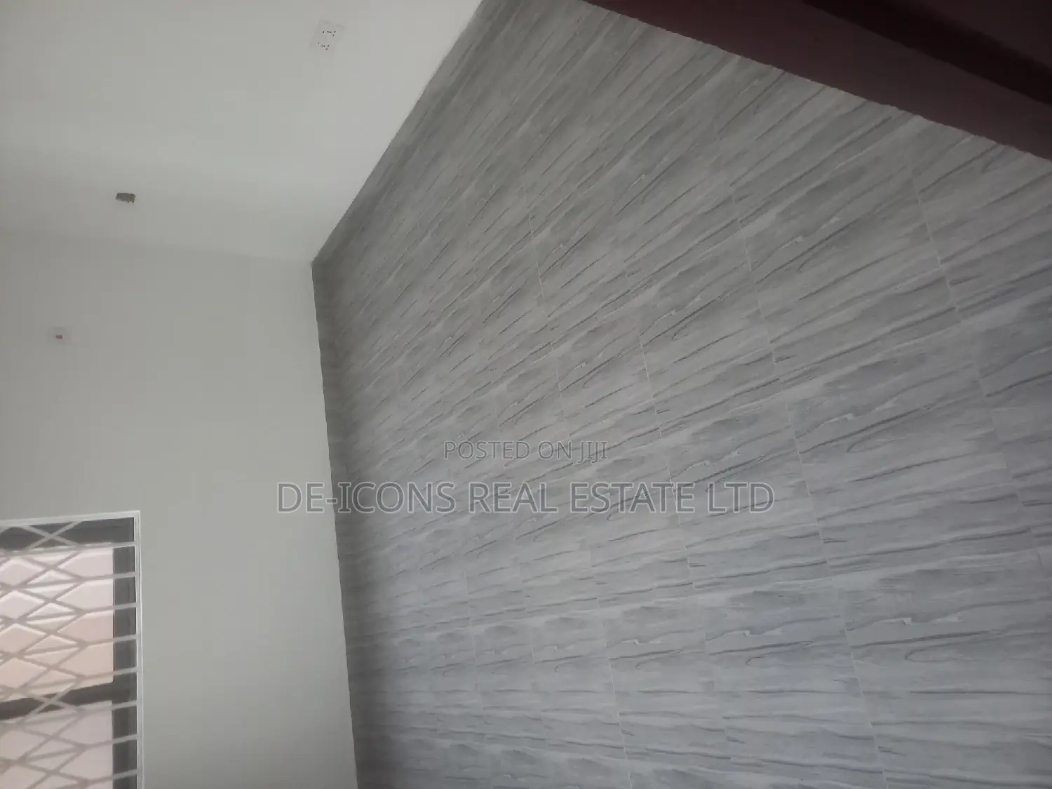 2bdrm Duplex in De-Icons Real Estate, Awutu Senya East Municipal