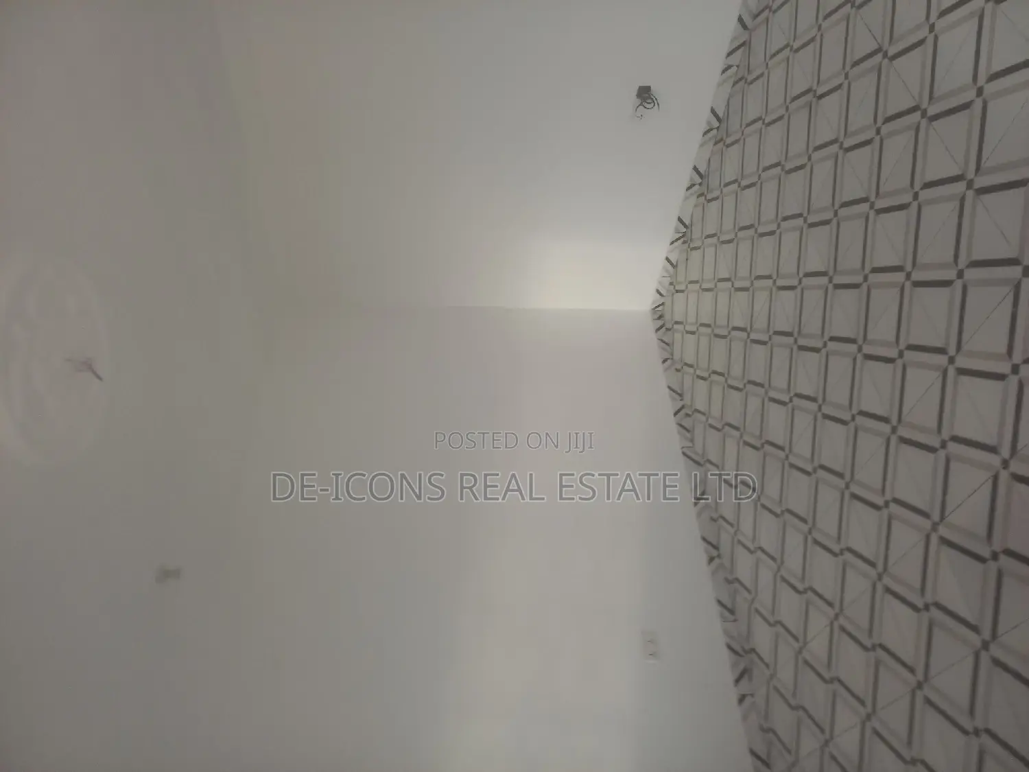 2bdrm Duplex in De-Icons Real Estate, Awutu Senya East Municipal
