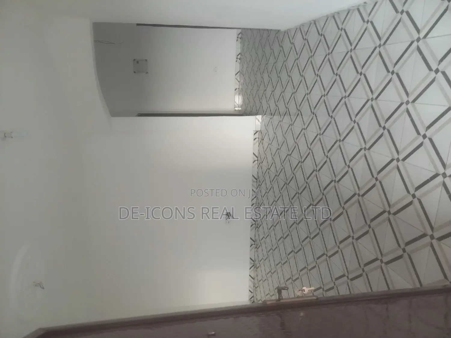 2bdrm Duplex in De-Icons Real Estate, Awutu Senya East Municipal
