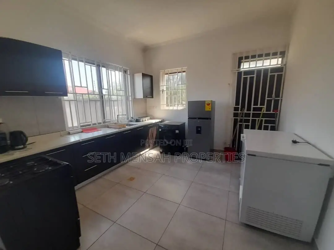 Furnished 3bdrm Townhouse / Terrace in Skm, East Legon for rent