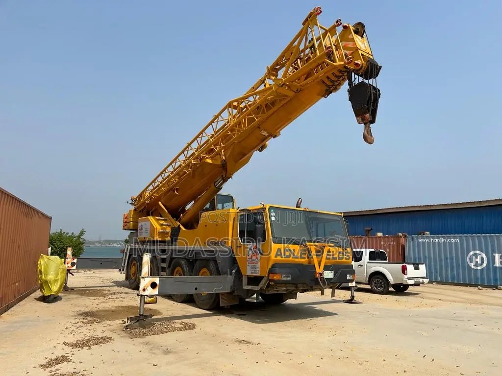 Mobile Crane and Telehandler for Rent