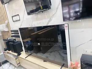 Quad Core Processor UHD Samsung 55”Cu7000