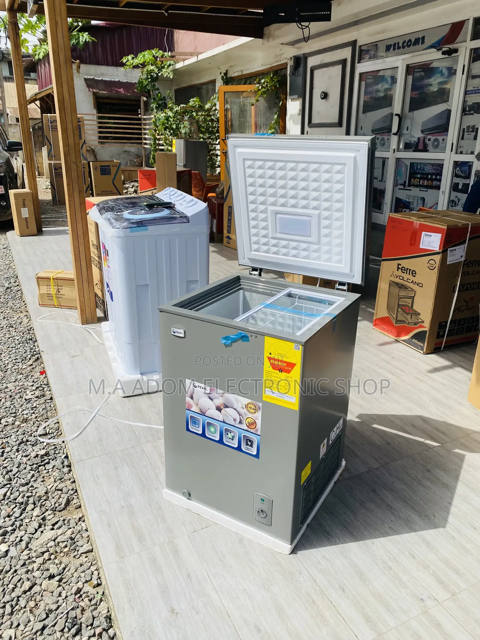 Electric Pearl PCF-127 Single Door Chest Freezer.