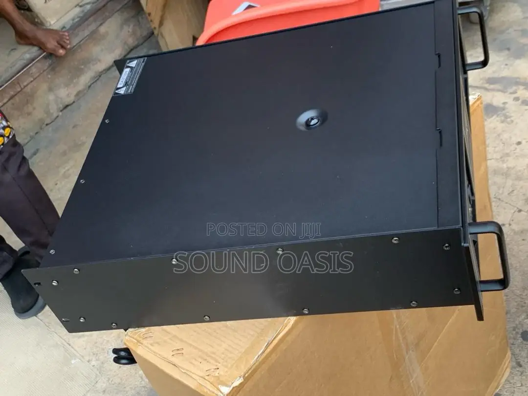 Peavey Cs 8000 Professional Bass Amplifier