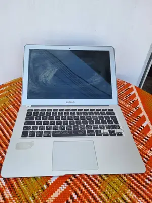Laptop Apple MacBook Air 4GB Intel Core I5 SSD 256GB