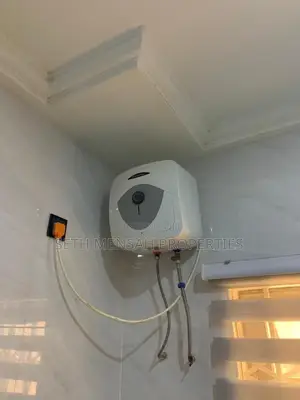 6bdrm House in Skm, Achimota for rent