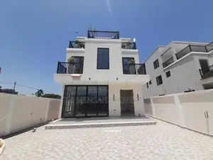 4bdrm House in Skm, Airport Residential Area for sale
