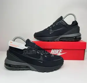 Nike Air Max Trainers Black