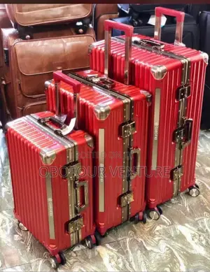 Engel- Red Luxury Polycarbonate Suitcase Set