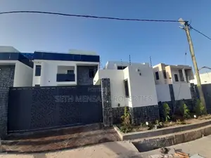 4bdrm House in Skm, East Legon for sale