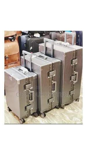 Engel- Red Luxury Polycarbonate Suitcase Set