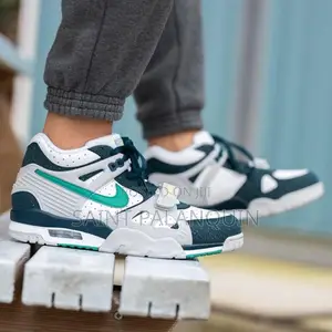 Nike Sneaker
