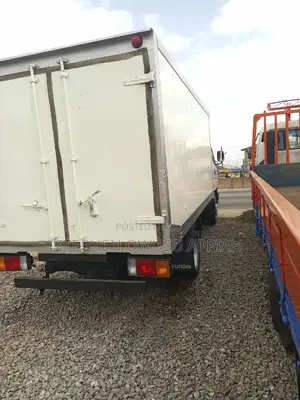 Hyundai Mighty Freezer Box